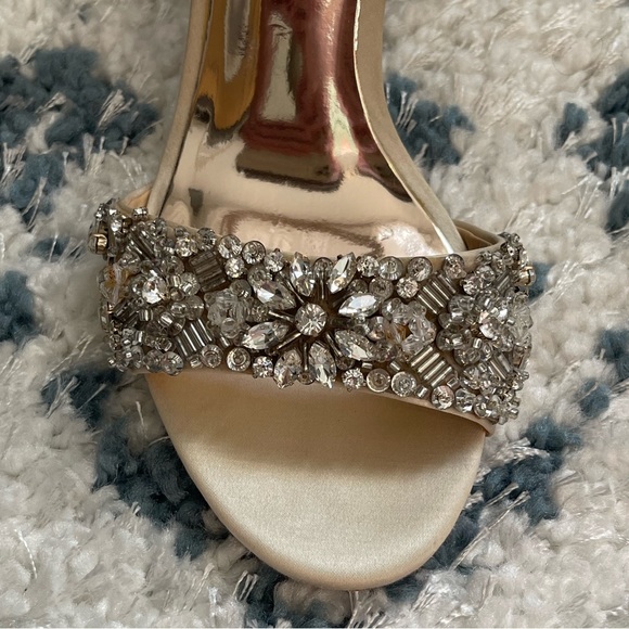 Badgley Mischka Sandra Heels - Picture 4 of 9